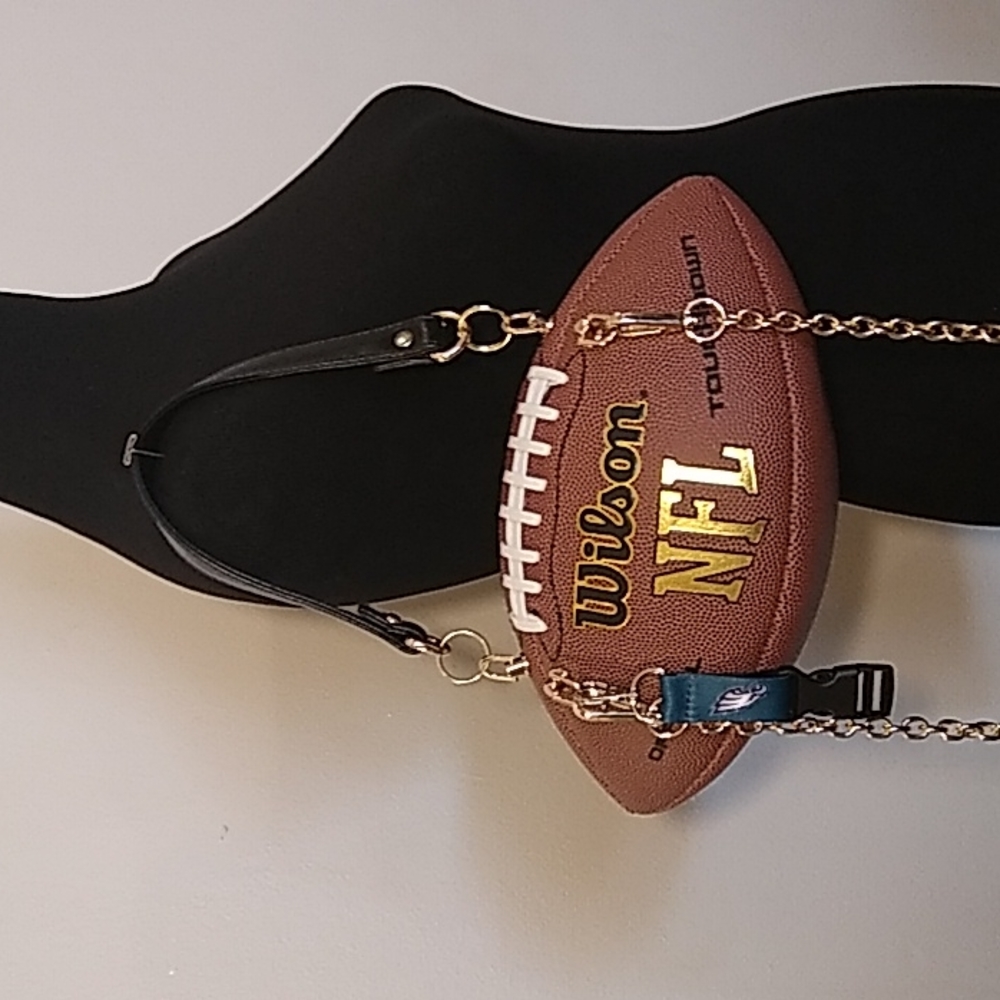 HANDMADE Football Purse (PHILADELPHIA EAGLES) π - Picture 3 of 17